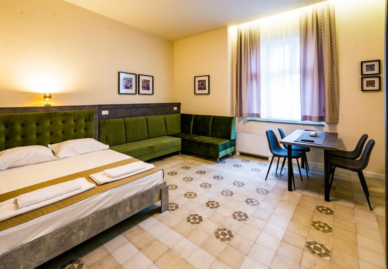 Lux Villa Old Town Belgrado Esterno foto